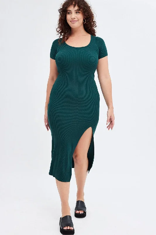 Midi Dresses for trendy spring garden family gatherings-Green Knit Dress Short Sleeve Midi