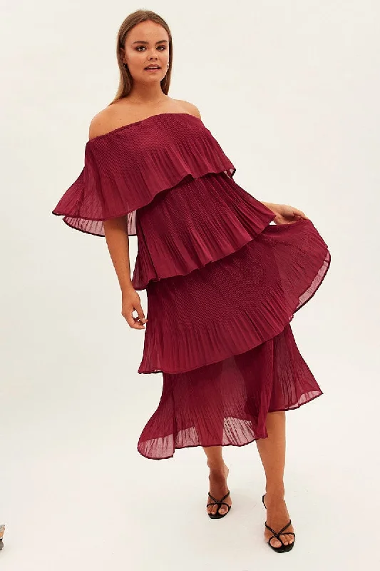 Midi Dresses for stylish birthday reunion dinners-Red Off Shoulder Pleated Midi Dress