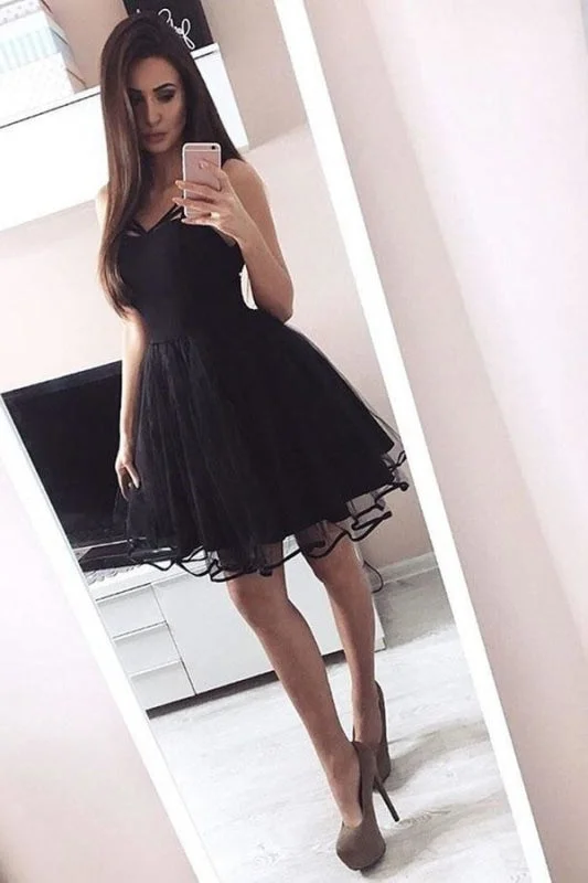 A-Line V-Neck Above-Knee Homecoming Black Tulle Cocktail Dress