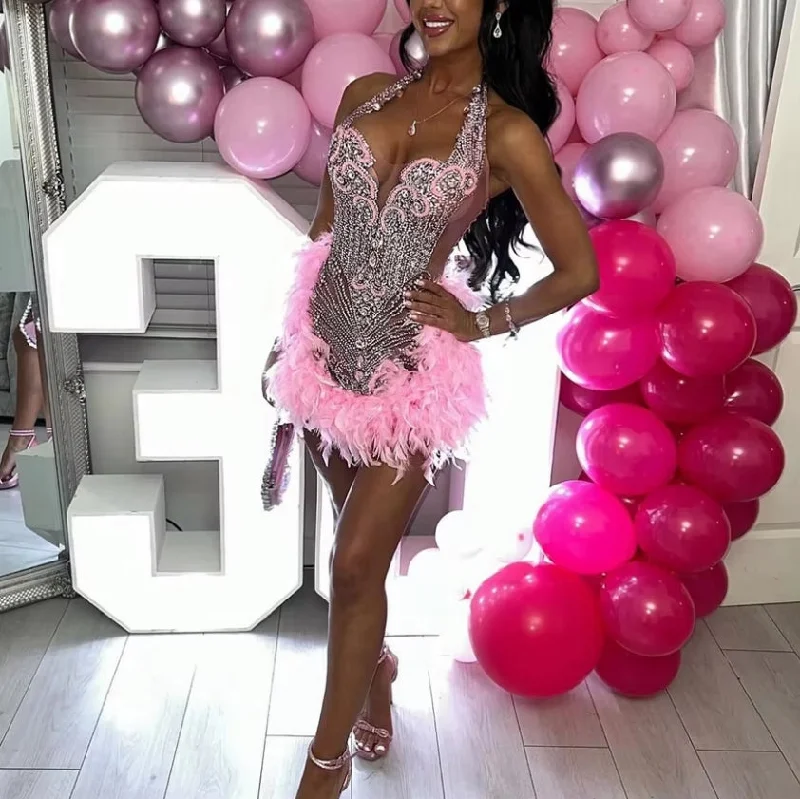 Pink Halter Short Prom Dress For Black Girls 2024 Beaded Crystal Birthday Party Gowns Feathers Mini Cocktail Robe Aso Ebi