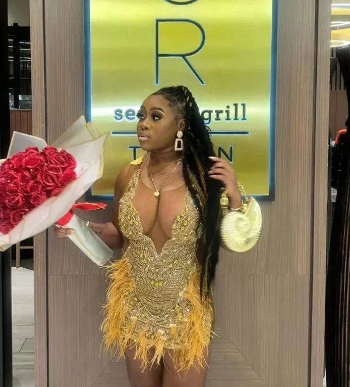 Sexy Black Girl Golden Prom Dresses 2024 Gold Crystals Diamonds Rhinestones Feather Cocktail Gowns Senior Homecoming Party