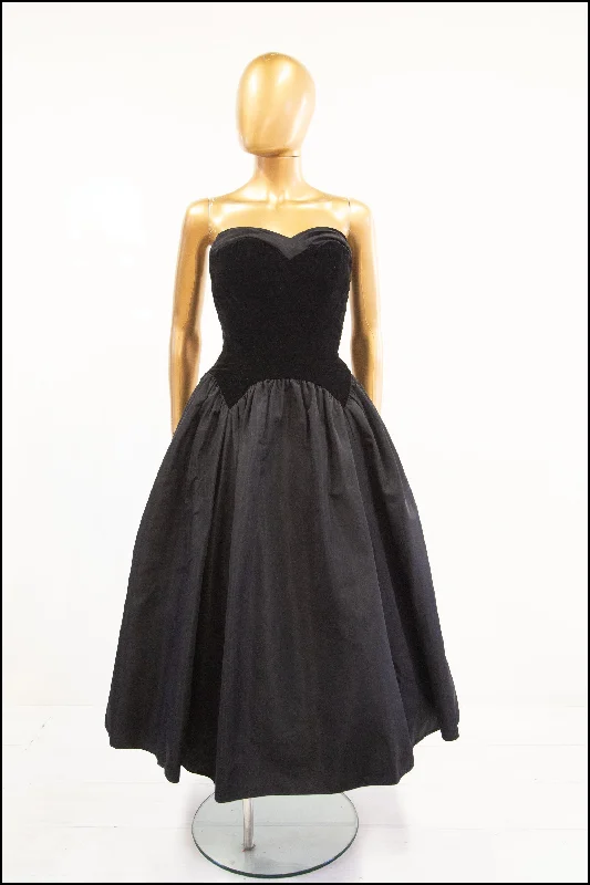 Vintage 1950s Black Velvet Sweetheart Cocktail Dress