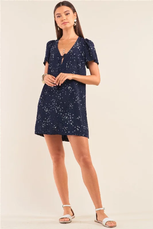 Mini Dresses for a stylish road trip-Star Print Loose Fit Deep Plunge V-Neck Mini Dress