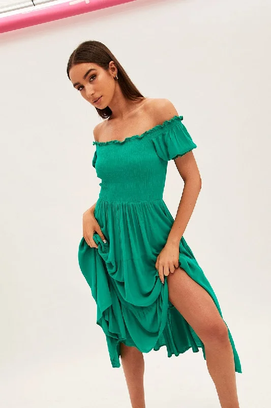 Maxi dresses for a luxurious family gathering at a resort -Green Maxi Dress Puff Sleeve Square Neck