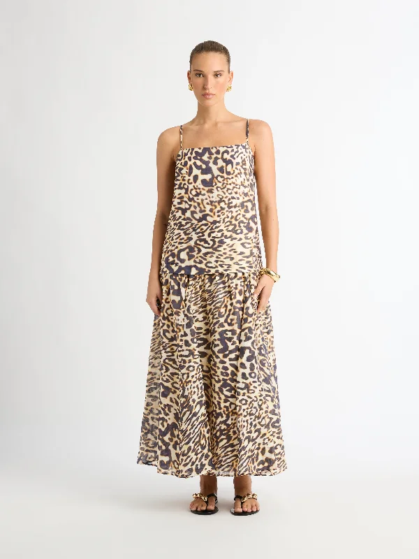 Maxi dresses for a chic formal dinner gathering in a garden -SAVANNAH MAXI DRESS